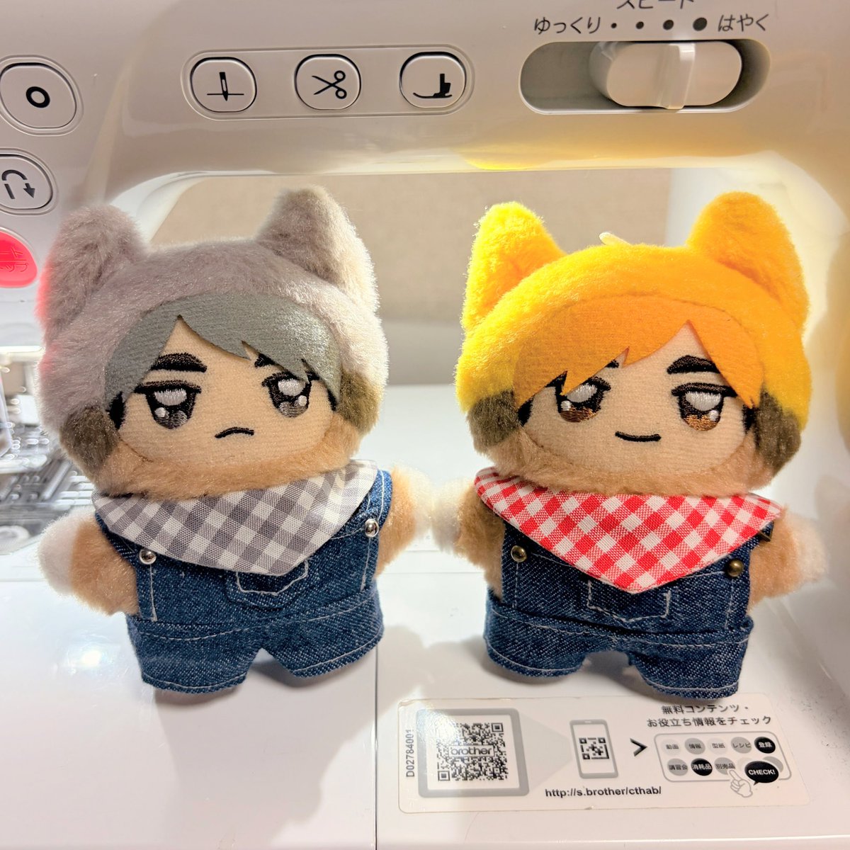 sk105_7's tweet photo. うちのちみけもたちにサロペット作った🫶
何回か試作作ってるんだけど、しっくり来ないんだよなー🤔
首元寂しかったらバンダナ追加で作ったらめちゃかわ！！
相方がほしいって言ってくれたからもう少し作るぞー！！ https://t.co/B0xn82C4B9