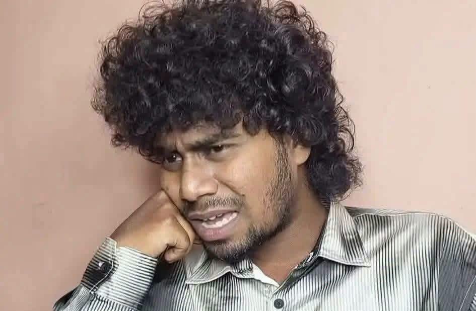 i__am__Riyaz's tweet photo. : Sir enaku Nalaiku leave Venum 
:Why enna reason ?....enna yosikkureenga?
: Enna reason yosichen nu maeanthutten sir athan yosikkuren https://t.co/WyQbuEknyu