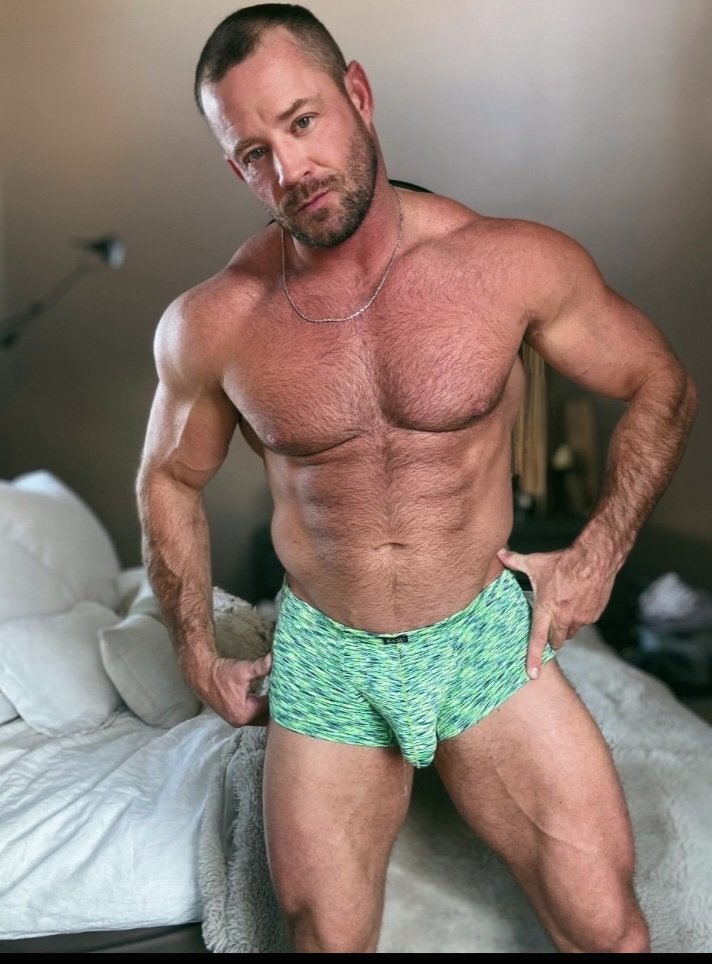 tracetrainer67's tweet photo. #sexysunday👿 https://t.co/IzcTJYbGcg