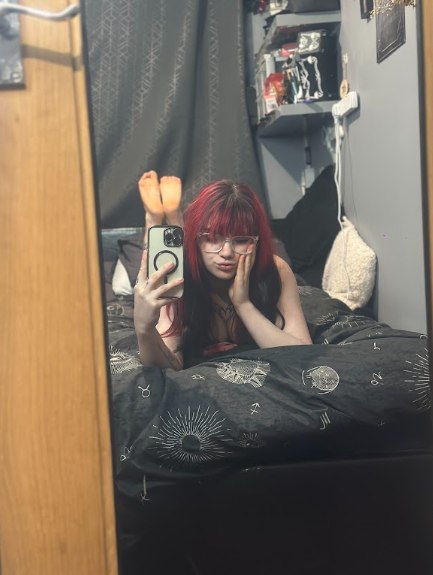 gracezoex's tweet photo. couldn’t resist this angle tbh https://t.co/dSaagIvEYQ