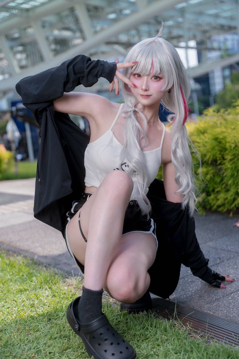 comugi1117's tweet photo. cos/❤️‍🩹

コスサミで撮影した一発録りジャンプ✨️

📸➞@tasho_cos_c https://t.co/xY4ghompFY