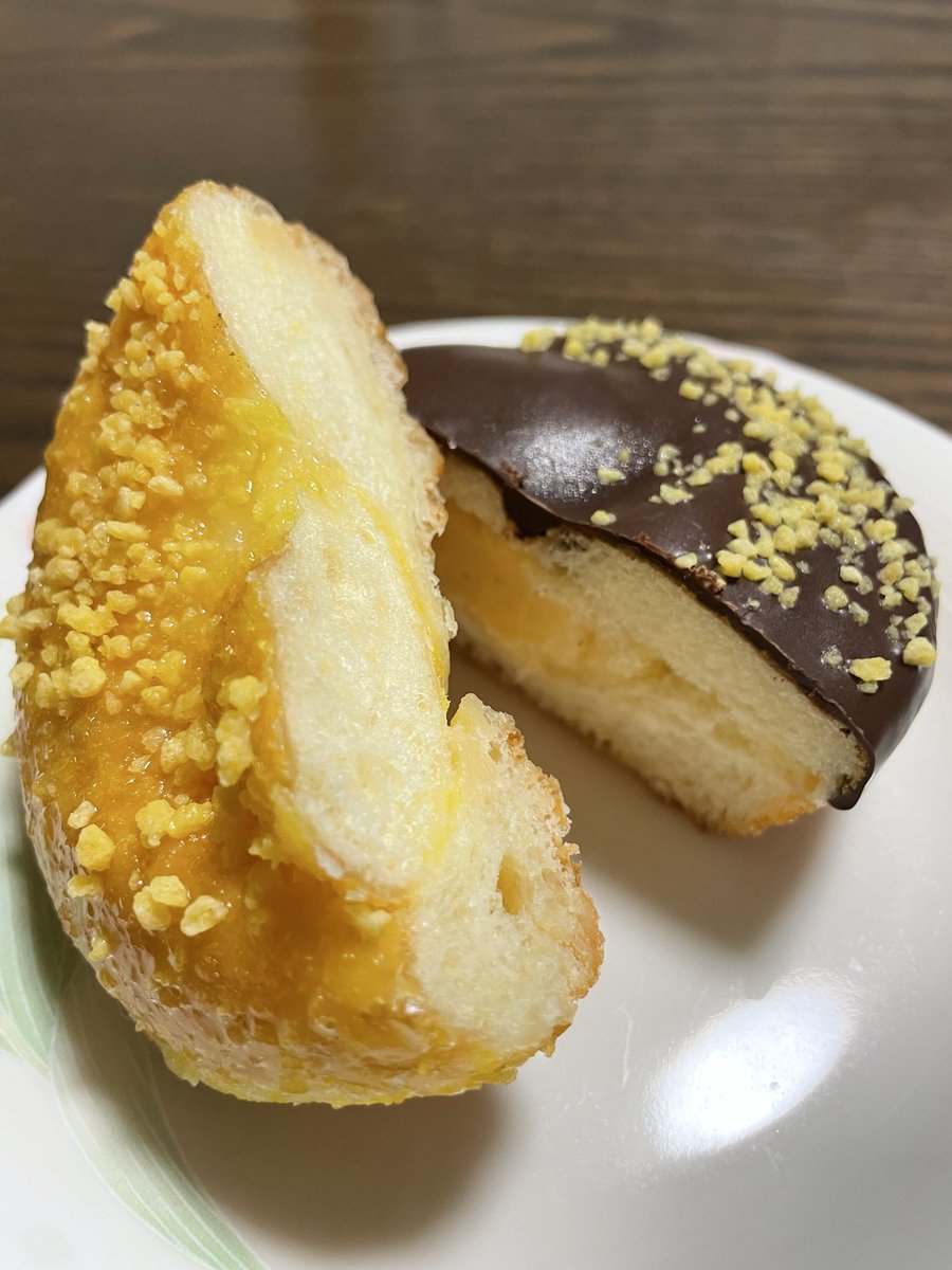 teasaka2's tweet photo. 今回のコラボドーナツ、
全部かわいいし、美味しかった😃
特にミセスドーナツオリジナル、
ホントにカリカリでフワフワだった
大森氏推奨のハニーチュロのクロスしたとこ、ホントに推しドパフェにピンポイントで乗っかってて笑えた😁

#ミセスドーナツ https://t.co/USv7j6lZRw