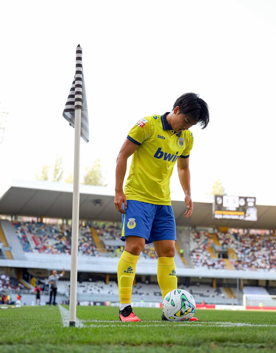 DTransferencias's tweet photo. Rayo Vallecano prepara uma proposta final para apresentar ao FC Arouca por Taichi Fukui, apurou o Diário de Transferências.
Existe a possibilidade do emblema espanhol pagar os 10 milhões de euros da cláusula de rescisão. https://t.co/RZAz3HCuMm