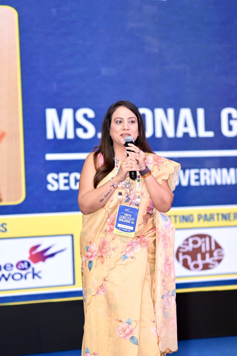 sonalgoelias's tweet photo. Work with purpose.
Stay consistent.
Let your results Prove. 🎯
हर दिन motivation नहीं मिलेगा,
लेकिन discipline आपको हर दिन आगे बढ़ाएगा।👏🏻
छोटे कदम, लगातार प्रयास और अपने काम के प्रति ईमानदारी—
यही मिलकर बड़ी सफलता की नींव बनाते हैं। 🌱
#KeepGivingYourEfforts
#WorkMotivation #Consistency
#GrowthMindset
#ChallengeYourOwnLimits