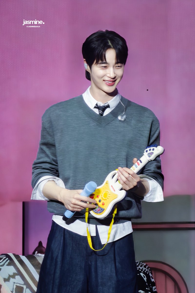 JasmineisAkua's tweet photo. 260816 🩵📚

🎸☺️😂

#TheSecretLibrary_in_Bangkok  #BYEONWOOSEOK_TOUR_in_BANGKOK
#ByeonWooseok https://t.co/OjDnQUwFMN