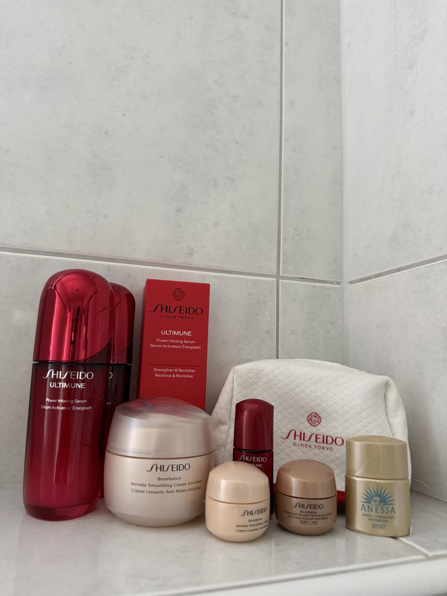 pk010222's tweet photo. The Lisa Effect 💛

It all starts with #LISAwithULTIMUNE

My Shiseido products arrived just in time for summer vacation! 🌊

#LISA #SHISEIDO  #ULTIMUNE #LISAxSHISEIDO 
#LalisaManobal 
#LisaEffect https://t.co/gPrJ0AmHey
