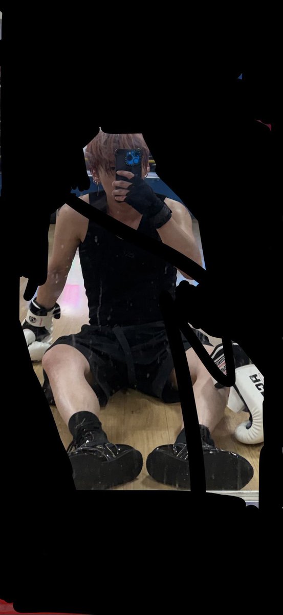 spearhyunnie's tweet photo. LEEKNOW DID BOXING OH WOW https://t.co/JFONmm8rJQ