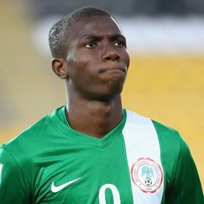 Unstopable_Cr7's tweet photo. Osihead 😂               Osimhen 🦅 https://t.co/aEvzyzK5sS