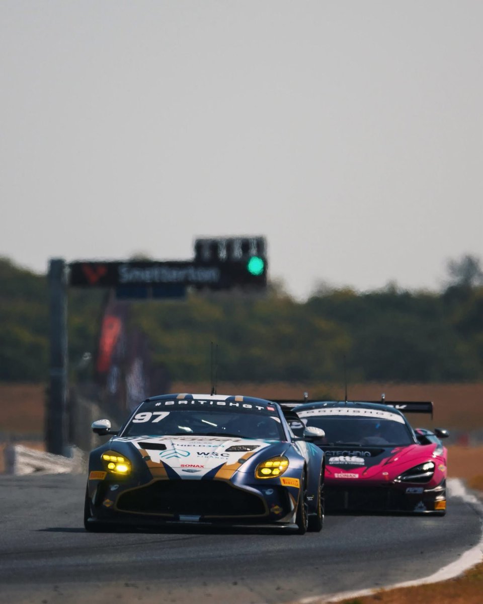 wscfinance_'s tweet photo. A scorching weekend at Snetterton for the British GT double-header saw the WSC Finance-backed Aston Martin GT4 battle through two competitive races, securing a pair of P5 finishes. ☀️🏁 #WSCFinance #FinanceMadeSimple #BritishGT #Snetterton #AstonMartinRacing https://t.co/zsrL5N7PB7