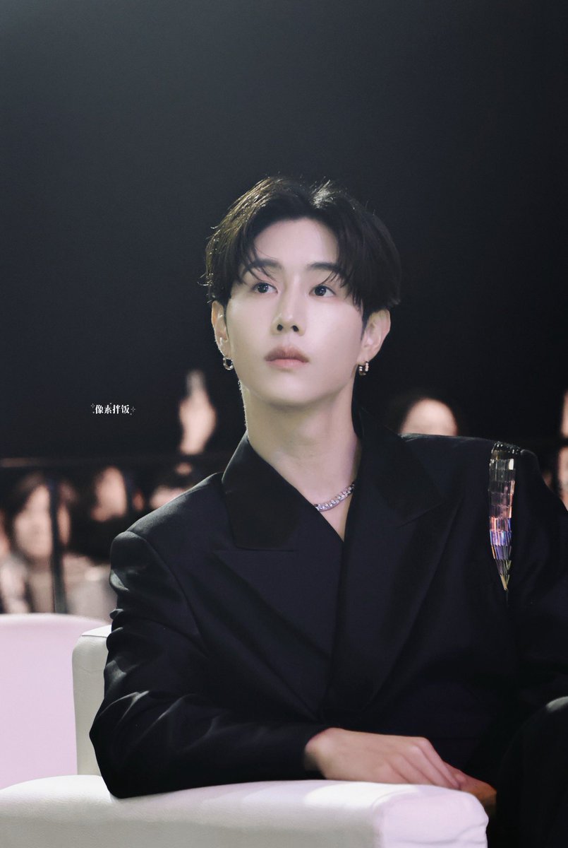 mtmie93's tweet photo. คุณคนนี้เขาถ่ายมาร์คได้หล่อมาก ผิวเนียวใสกิ๊ง https://t.co/CYCARCI5re