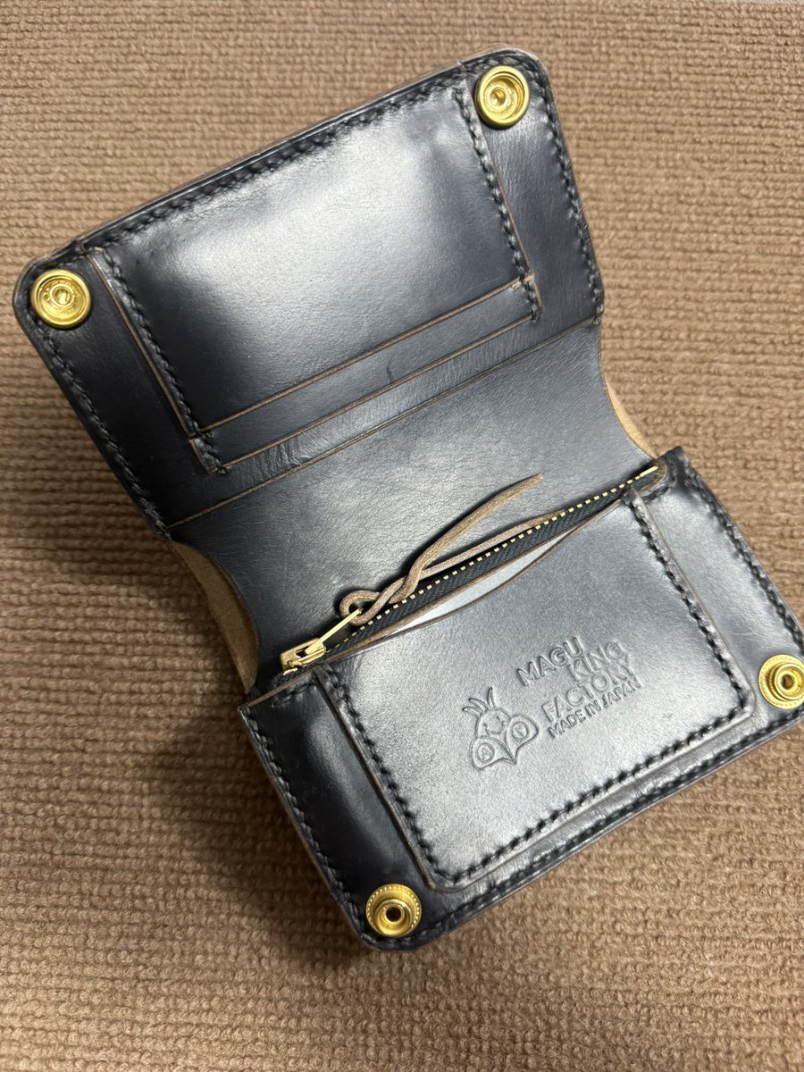 magukingfactory's tweet photo. ホーウィン社クロムエクセルで仕立てました。
ミドルトラッカーウォレットFAタイプ
金具ブラス
ありがとうございました。
今日も感謝🔥🔥🔥 
マグキングファクトリー
MAGUKING FACTORY

#マグキングファクトリー
#ミドルウォレット
#トラッカーウォレット
#クロムエクセル
#ミドルトラッカーウォレット https://t.co/lO8bmjd5Ej