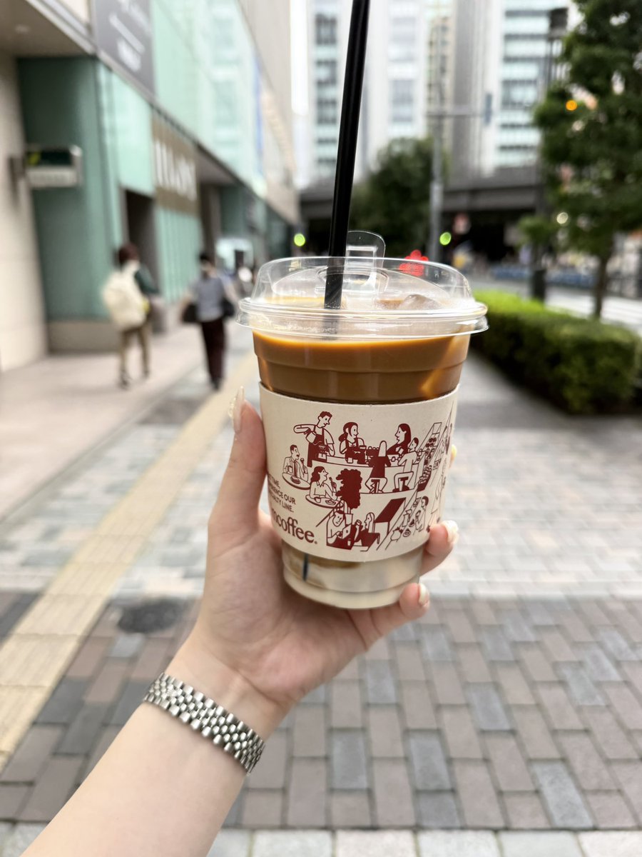 blahnikvc4's tweet photo. 有楽町にオープンしたjmcoffee🥤土日だからか行列できてたけどテイクアウトは並ばずすぐ買えた𐄑𐅁̂ ⩊፟ ̂𐅀𐄑アメリカーノ270円安い https://t.co/lDWfuAeBF9