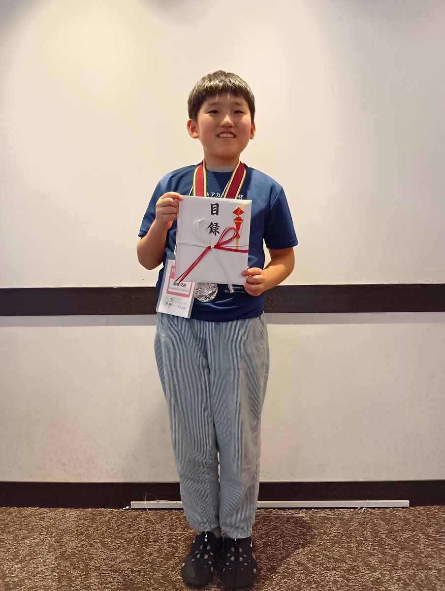 yscup15's tweet photo. 第７回ワイズアカデミー杯準優勝、橋本文瑛アマ。
「プロの先生に二子で二局も負けたのは悔しかっけど、よく打てたと思います。次はプロになって戻ってきます！」
３位國松聡初段「橋本アマとの二子局は手合い違いでした。吉田初段も��くて、３位になれて良かった。七大棋戦や若手棋戦で頑張ります」 https://t.co/wgWnSivWVu