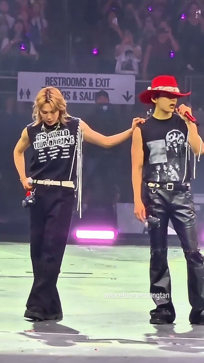 sodyna18's tweet photo. Diva Jimin &amp; Cowboy Taehyung look GREAT 🥰

#BTS_WORLDTOUR_ARIRANG_ARLINGTON_D2 https://t.co/zbNwZeq8xO