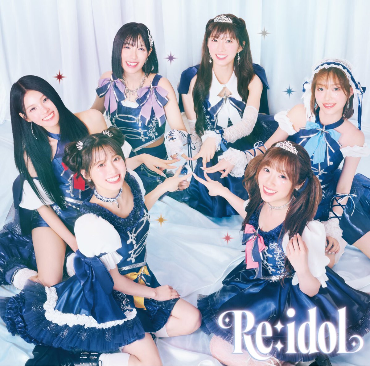 nugupromo's tweet photo. LIGHTSUM have shared a teaser image and album jacket photos for their Japanese debut mini album 'Re:idol', releasing on September 23rd!

The album consists of 5 tracks: どうして, Fallin' World, Stop and Go, POSE! (Kawaii ver.), and 夜を歩く君へ. https://t.co/teOOBh6EPF