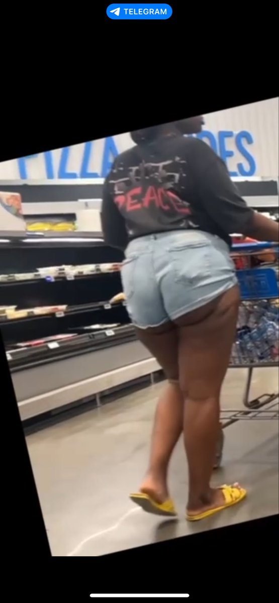 eyeCandyLand44's tweet photo. phat booty cheeks 😍 #consensual #candid https://t.co/uo5jaMKKNW