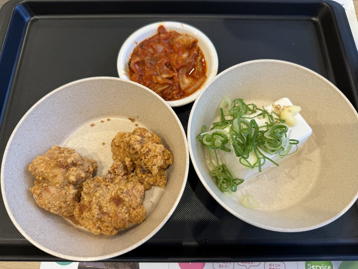 oi4mon's tweet photo. #松のや 併設になった 松屋志茂店 で #ロースかつ定食 + トッピングポテサラ ライス並 (550yen) ＆ 本格唐揚げ (3個) (350yen) 瓶ビールキムチ冷奴セット (640yen) を🥢
夏休み企画 &amp; ビールフェアでお得💰🉐🍺
美味し❤️
3枚集めたらミニカルビ貰えるサービス券ゲット‼️
#松屋
#美味しいもん 
#oi4mon https://t.co/d6l9pupNzL
