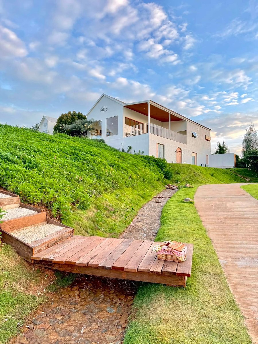 Wow_2569's tweet photo. 🌼🌾🏡โฮมคาเฟ่เล็กๆxธรรมชาติล้นๆ🫧🍃
(แต่ลำธารแฮนเมดน๊าา😋)
📍donghousekhaoyai https://t.co/hTVUchfwnT