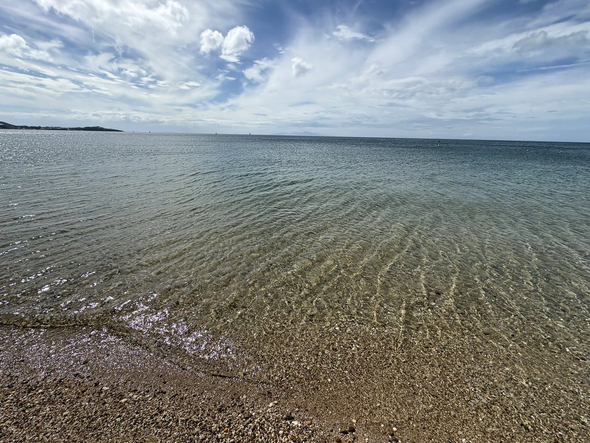 AkariKajiri's tweet photo. 今日は苦手な車の駐車の練習を
少しは上達したかな🚙

２日間海へ入りに🏖️行ってきました✨
綺麗だった✨

あぁ　明日で連休が終わってしまう.... https://t.co/pOQHHVwb7H