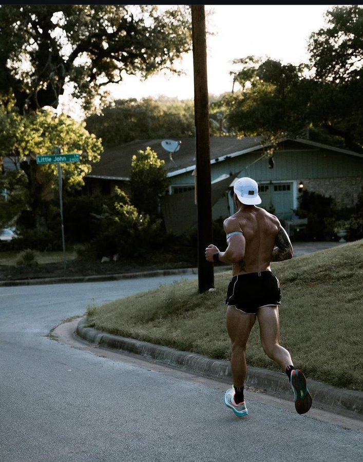 MindMatter28's tweet photo. worst way to lose fat: 

RUNNING https://t.co/Wu6CbCdY9k