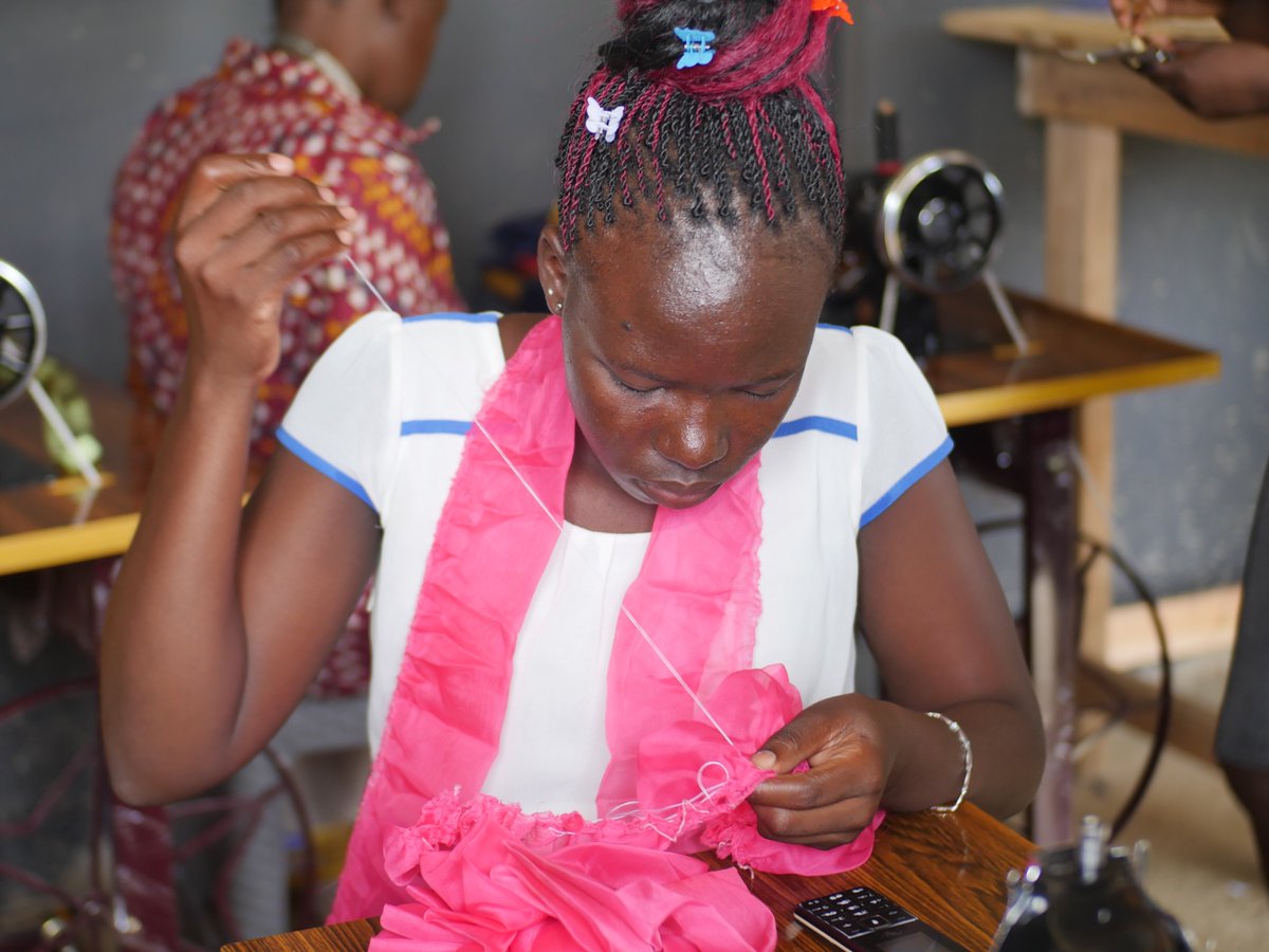 ComeInitiative's tweet photo. @ComeInitiative  through the #jiajiriprogra continues to nature talent building skills and creating opportunities for self-reliance
#jiajiriproject #comeiniative
@dw_akademie https://t.co/hr7bBSc4PE
