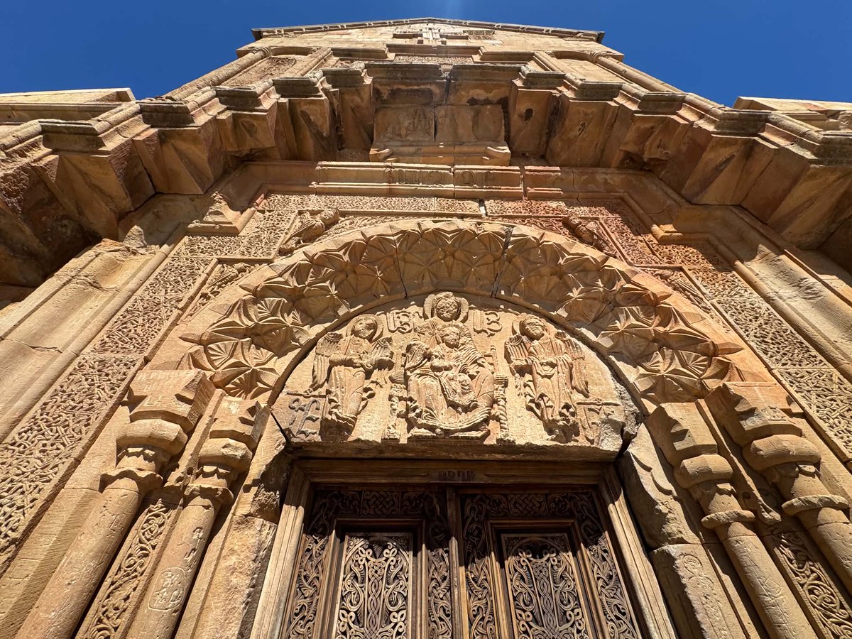 avcagbu's tweet photo. 🔶When visiting Noravank, don’t forget to stop by a small museum located on the site of the medieval monastic complex. The museum’s exhibition is  dedicated to the manuscripts and reliefs created by Momik, a famous architect, miniature painter and sculptor from 13-14th centuries. https://t.co/IUY1kp6id8