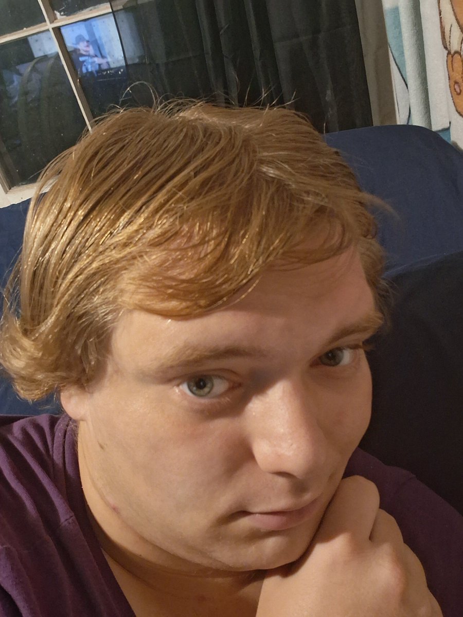 sylveums's tweet photo. Not gonna lie super tired but love how my hair turned out https://t.co/3UjWv7Z5Qp