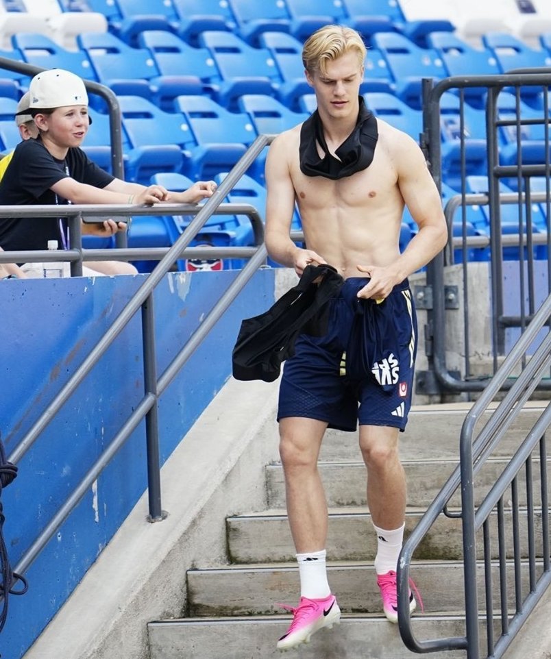 goalg0ys's tweet photo. ⚽️🇸🇪 Lucas Bergvall. https://t.co/mXpICmtyT3