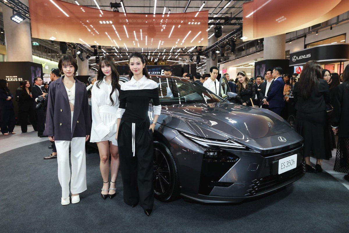 eintentofficial's tweet photo. ขอบคุณทาง LEXUS THAILAND ที่ชวนน้องสิตา มามิ้งค์และพรีมมี่มาร่วมงานเปิดตัว “The All-New Lexus ES”ยกระดับความหรูหราในแบบที่ทันสมัยยิ่งขึ้น
#LexusThailand #TheAllNewLexusES #LexusES https://t.co/FdjD77ebIK