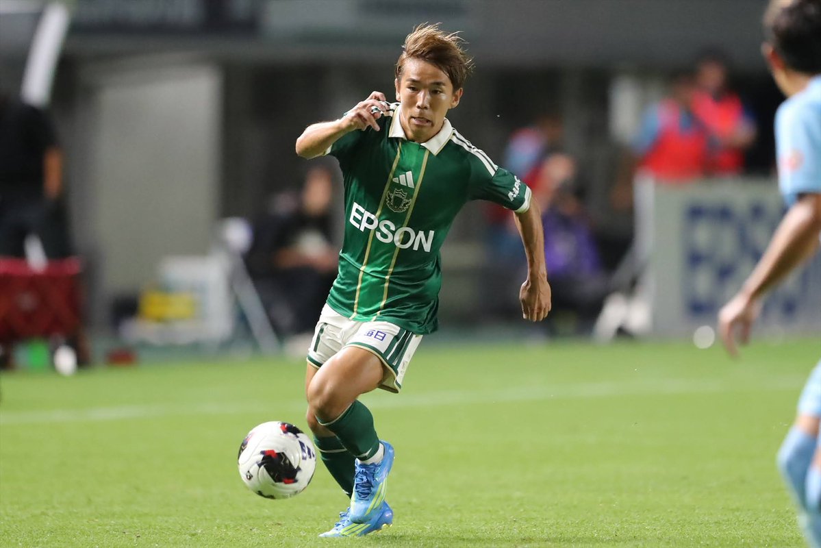 jfa_shota8's tweet photo. サポーターの皆さんの迫力、声援はこれ以上ないほど凄いです。あとは選手が結果を出すだけです。
そして、自分のチャントも作っていただきありがとうございます。試合前から沢山歌っていただき嬉しかったです。
皆さんと喜ぶために、次節必ず。 https://t.co/HSmM7g0whC