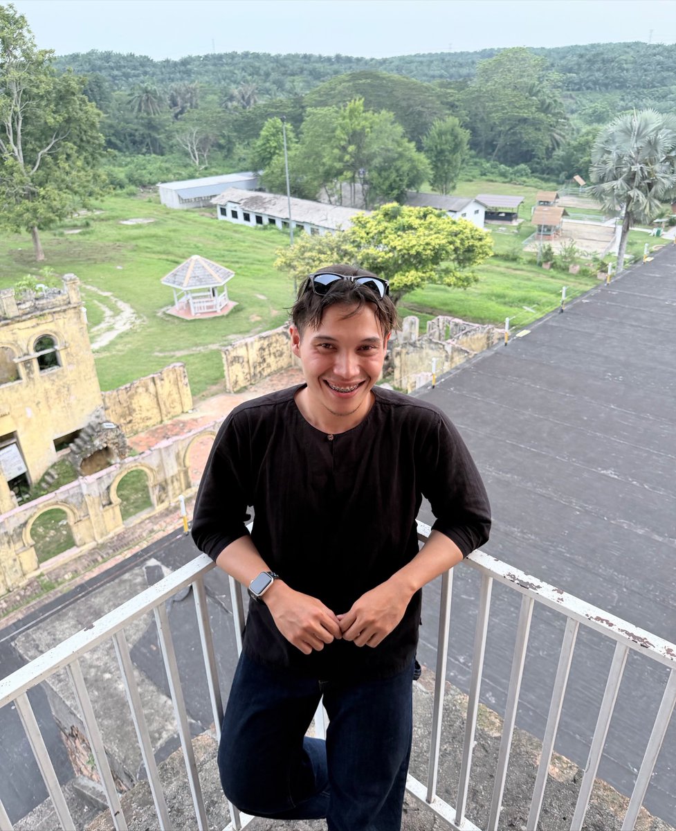 SyahQem's tweet photo. Just enjoying the moment 😎 https://t.co/Y0LjMwWyrV