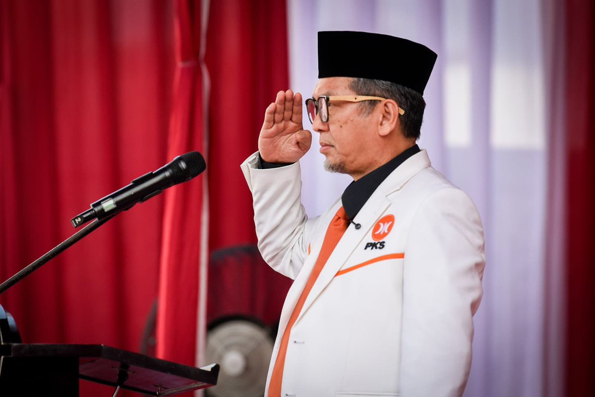 dhean2853's tweet photo. @BWidono Amanat AMY bikin kita ingat, pertumbuhan ekonomi penting ketika manfaatnya benar-benar dirasakan masyarakat luas #PKS81TahunRI https://t.co/2wAqkR2JYa