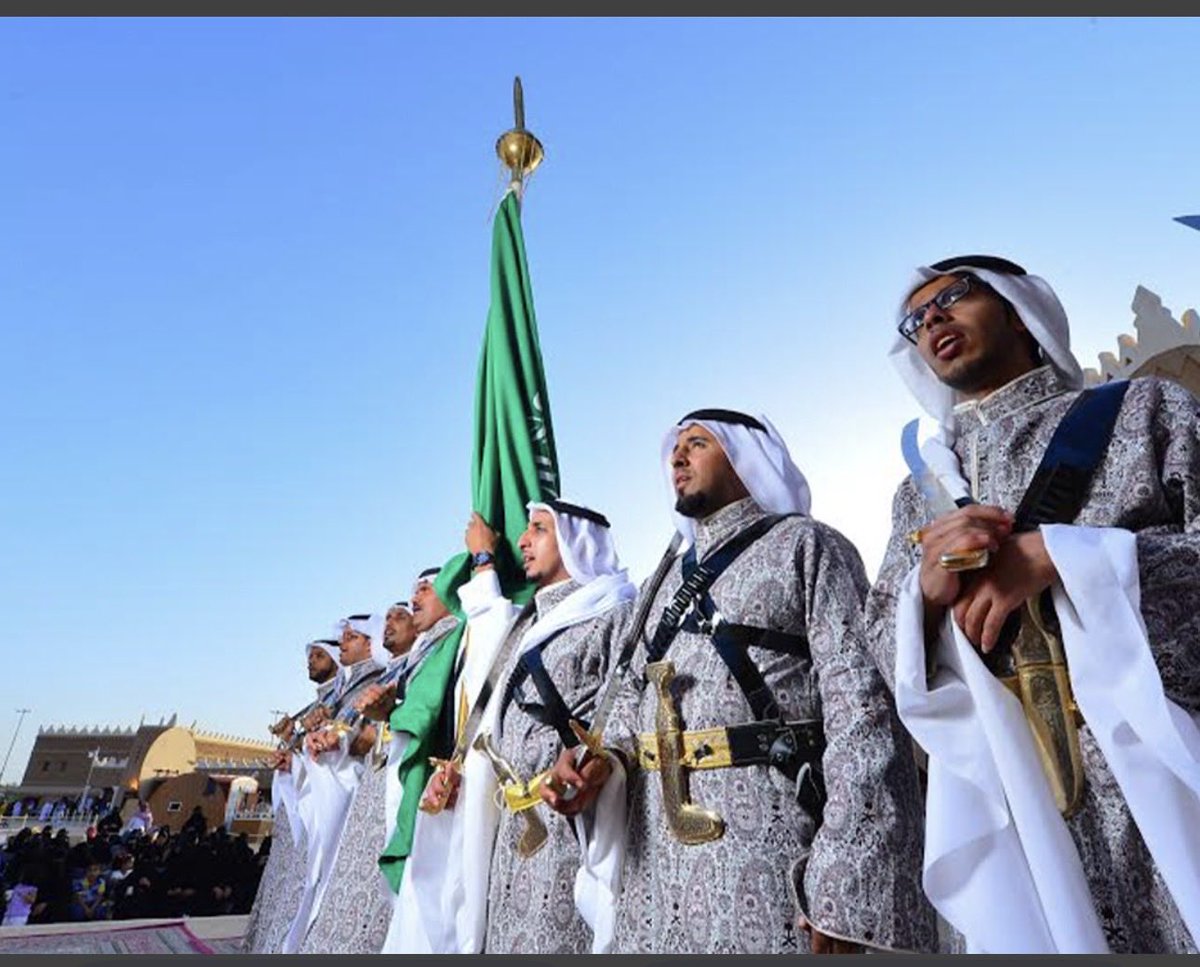 mohmad_alshieky's tweet photo. استقبال فخم لفخر الوطن 
ممر شرفي وعرضة سعودية ومسيرة بالخيول 
أينما يذهب النادي #الأهلي بطل #دوري_أبطال_آسيا_للنخبة يجد الاحتفاء في كل أرجاء الوطن لكن في حوطة بني تميم تختلف درجة التكريم .. 
خطوة جديرة بالتقدير حيث تتجه الأضواء والأنوار لسفير الوطن النادي الأهلي 
شكراً لعنوان الكرم .. أهالي حوطة بني تميم وإدارة الأنوار
#الانوار_الاهلي
#اغلى_الكؤوس