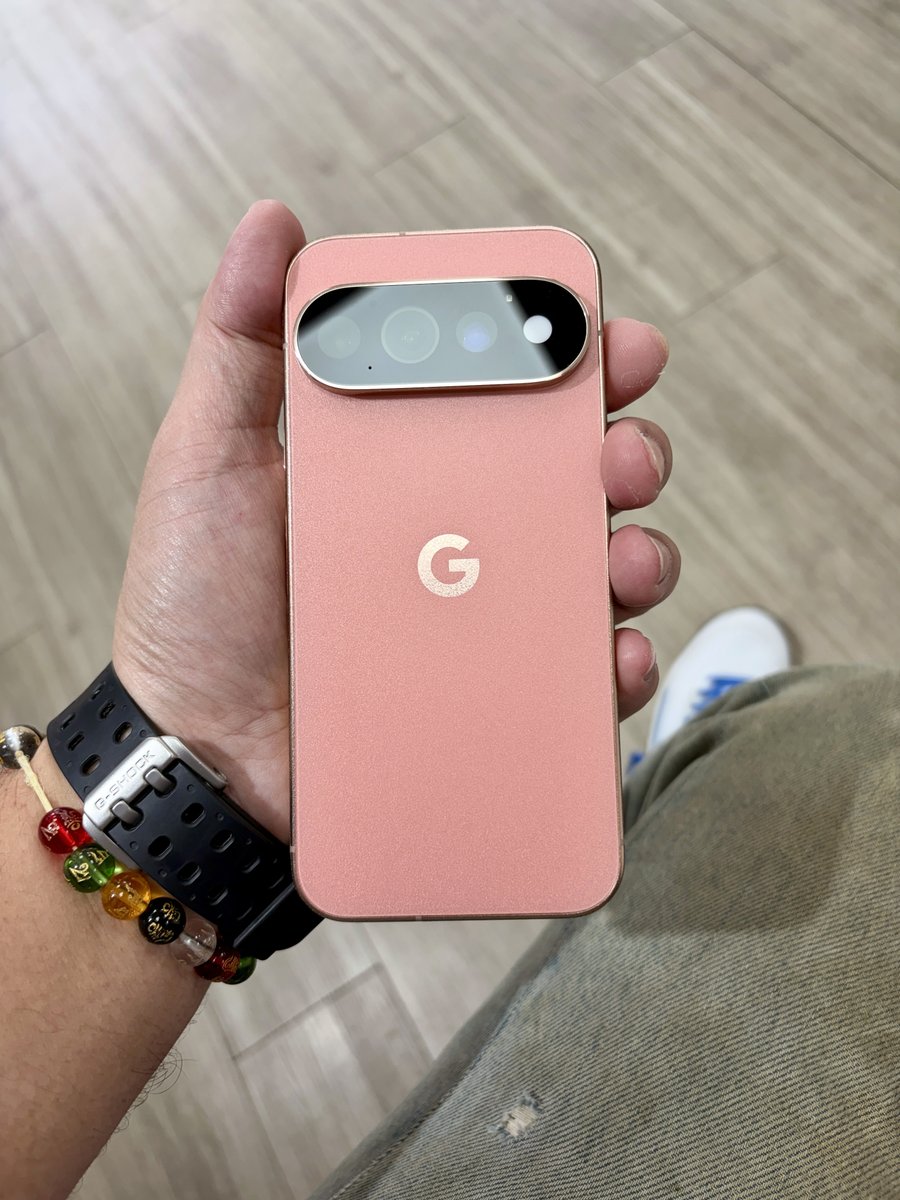 GAODANGAR's tweet photo. 『Pixel 11 Pro X 霧膜』
⠀
某些人的存在，就是為了提醒自己不要成為那樣的人。
⠀
預約：https://t.co/tbUoTrGGrv
LINE ID：@383kckpo
地址：嘉義市西區興業西路535號
⠀
#彩工房 #包膜 #嘉義包膜 #手機包膜 #Google #平板包膜 #筆電包膜 #包膜推薦 #嘉義包膜首選 #嘉義 #chiayi #TAIWAN https://t.co/0JaR0ocG6k