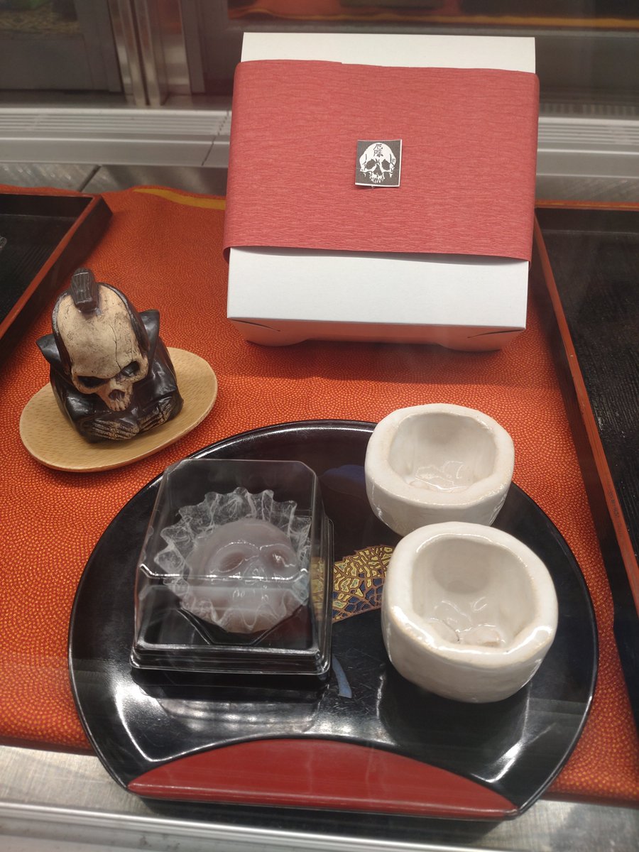 ohtomodokuro's tweet photo. 大友窯SKULL陶展2026
直前の熊本地震vol.2など
ハプニングもありましたが
無事会期終了しました！
お寄り下さった皆さま
友達屋を始めとした関係者各位
ありがとうございました！！ https://t.co/oAkxddNqbf