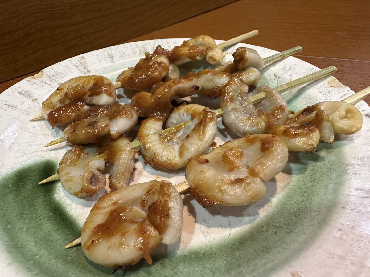 katayabya's tweet photo. 坐骨神経痛で10日間ある意味寝込んでて
整体帰りに久々に飲みに来たら撮影してた
YouTubeかな https://t.co/Re7vhKj6KT