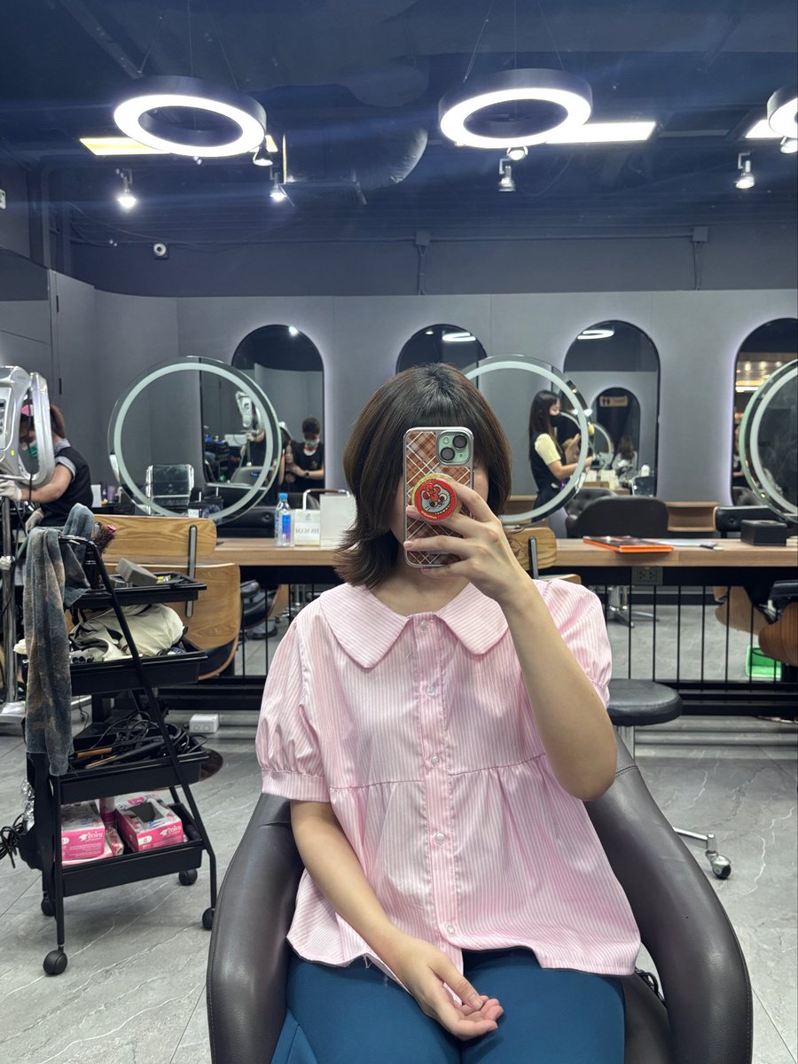 viewwrs's tweet photo. แนะนำ 57totalbeauty ตรงอโศก วิวตัดกับช่างแหม่ม (Level 2) มา2รอบติดเพราะถูกใจมาก ราคา400฿เท่านั้น สบายหัวสระผมแปปเดียวเสร็จ💈 
📍ลง Bts อโศก / Mrt สุขุมวิท นั่งวินไป asoke tower https://t.co/ByvDGfab2o