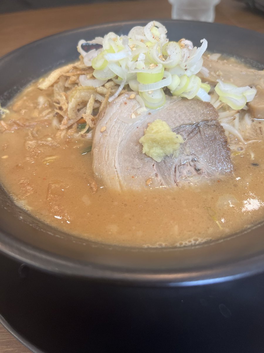 Takuz0804's tweet photo. ランチは千蔵さんの濃厚味噌ラーメン。
美味い。 https://t.co/j8WQhHIcOS