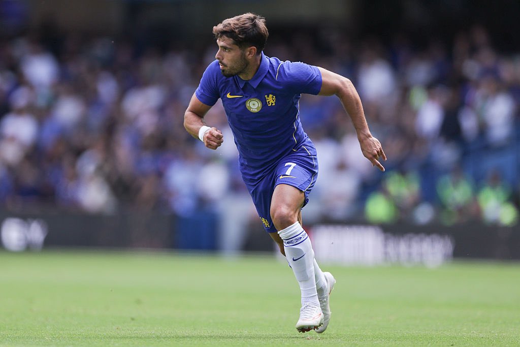 CFC_spokesman's tweet photo. Chelsea value Pedro Neto for £100m. Is Neto worth that price talk to me guys. https://t.co/WUWpavjetF