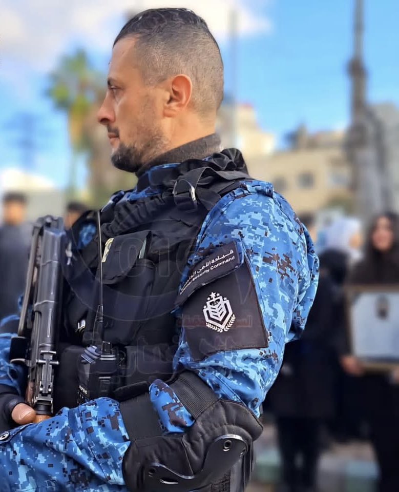 mahersharafeddi's tweet photo. قوى الأمن الداخلي في السويداء تنجح في القبض على عصابة لسرقة الأموال والمقتنيات الشخصية… وتستعيد المسروقات.
رأيي أن تُنشر الأسماء الثلاثية كاملةً لهؤلاء وغيرهم من اللصوص والمجرمين، ولا يُكتفى بالأحرف الأولى… لكي تبادر كل عائلة إلى بذل أقصى جهودها لردع المارقين من أبنائها. https://t.co/FncMKqwJHD