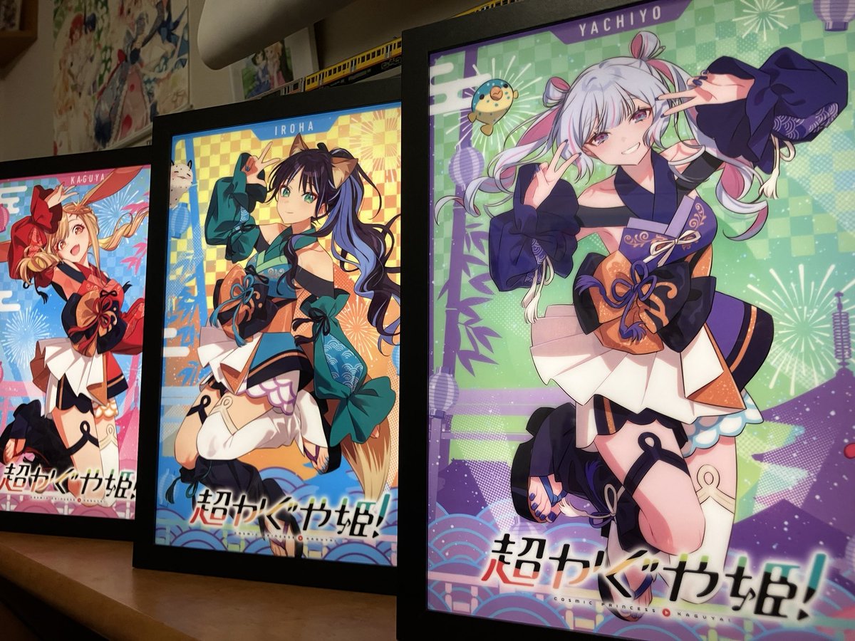 825kaitoku's tweet photo. 写真じゃ伝わりにくいけど、クリアポスターを固いアクリル板で挟むことによってヨレヨレ感がなくなり一層ビジュアル良くなった
もう家に映画館開館だわ https://t.co/0exGdt25Pj