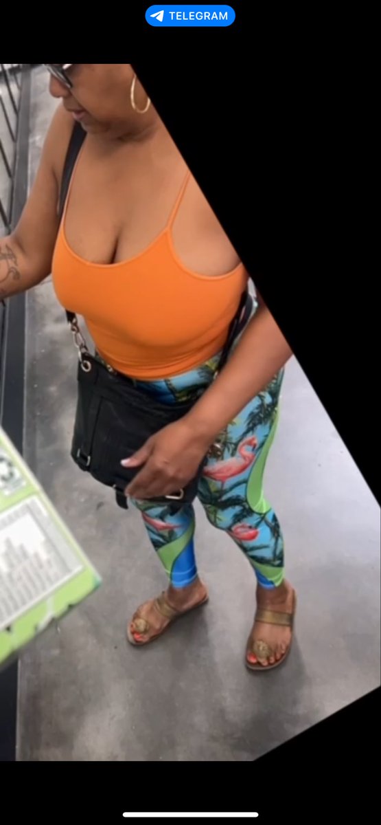 eyeCandyLand44's tweet photo. sexy ebony gmilf #consensual #candid https://t.co/fzx1iXdoE9