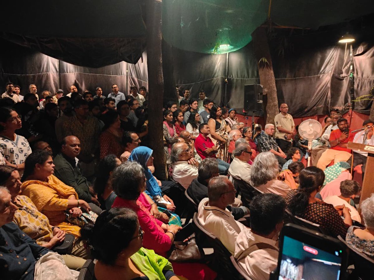 neha_aisa's tweet photo. VISUALS from yesterday’s “Gen-Z Rising” at Lamakaan, Hyderabad!

An intense, energising gathering of Hyderabad’s Gen-Z discussing education, corruption, unemployment and shrinking democratic spaces. https://t.co/cFiGGjVzKd