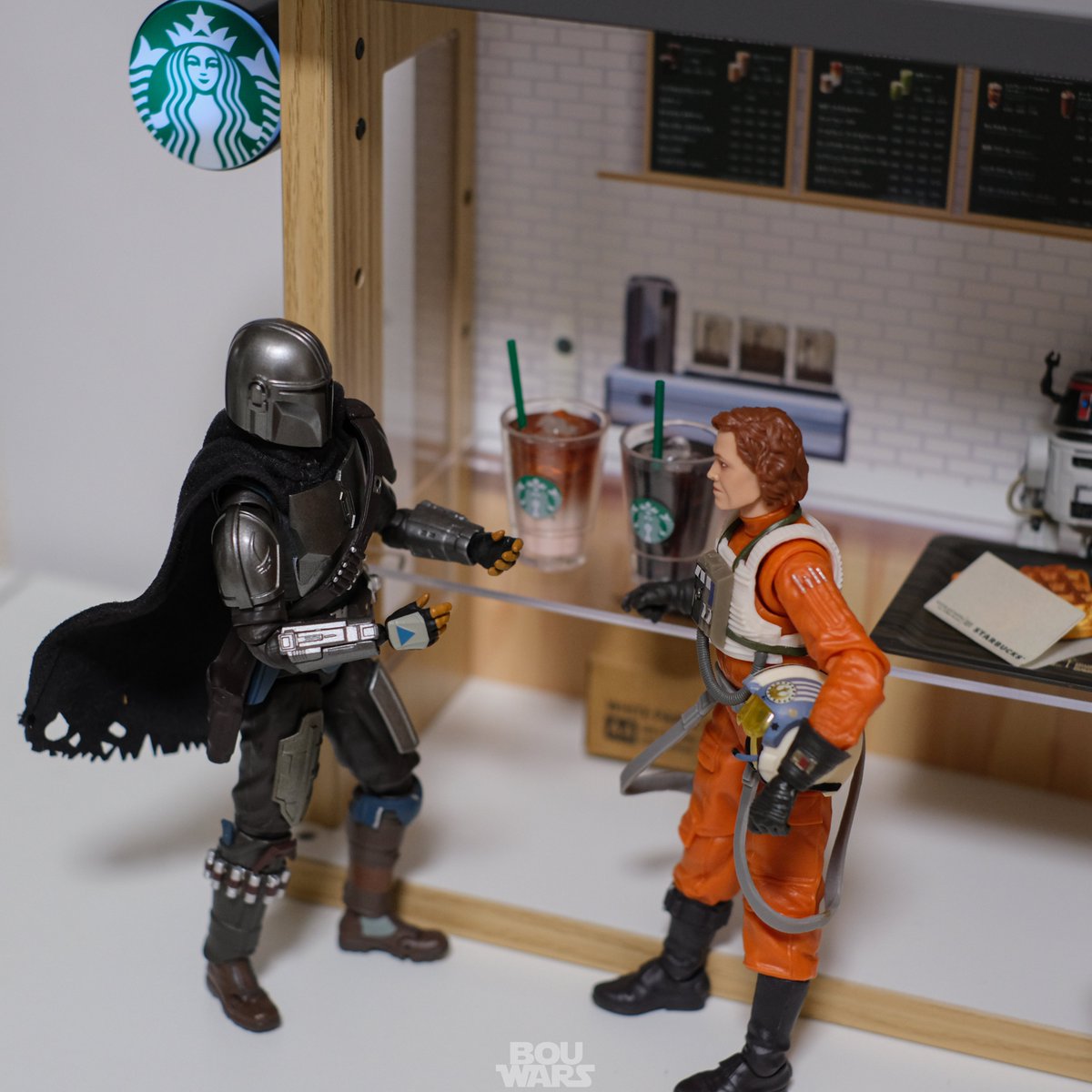 bou_404's tweet photo. ⠀
見覚えのあるｶﾌｪが銀河にもOPENしたよ

店主のﾜﾄｰさんによると、
ｷﾞｬﾗｸｼｰｻｲｽﾞのみの販売らしい☕️

#STARWARS #BOUWARS https://t.co/ZLLdyGFwyY