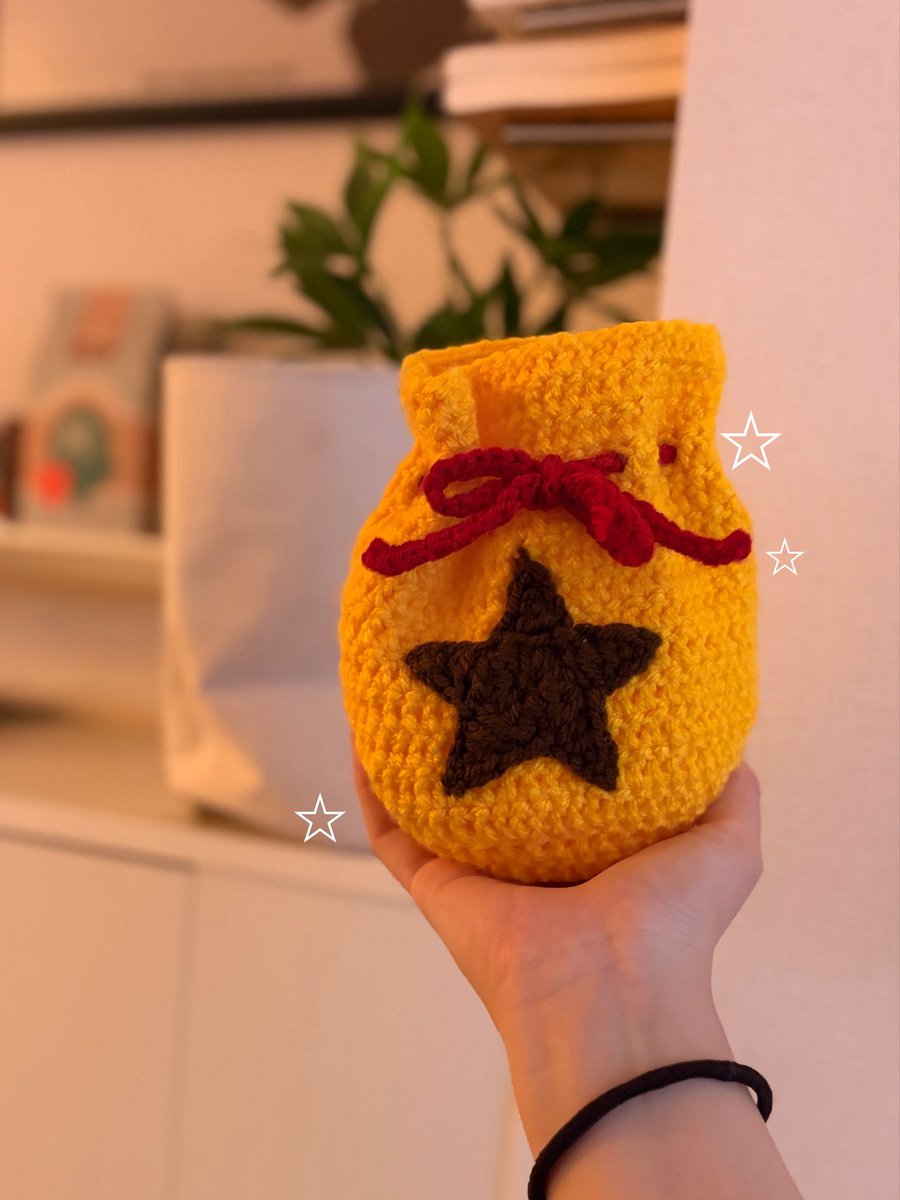 cherio_0410's tweet photo. めっかわベル袋が販売され始めたらしいけどうちには親友の作った世界に一つしかないベル袋があるので𝑵𝒐 𝒑𝒓𝒐𝒃𝒍𝒆𝓶💰 https://t.co/5buOZb7NbF
