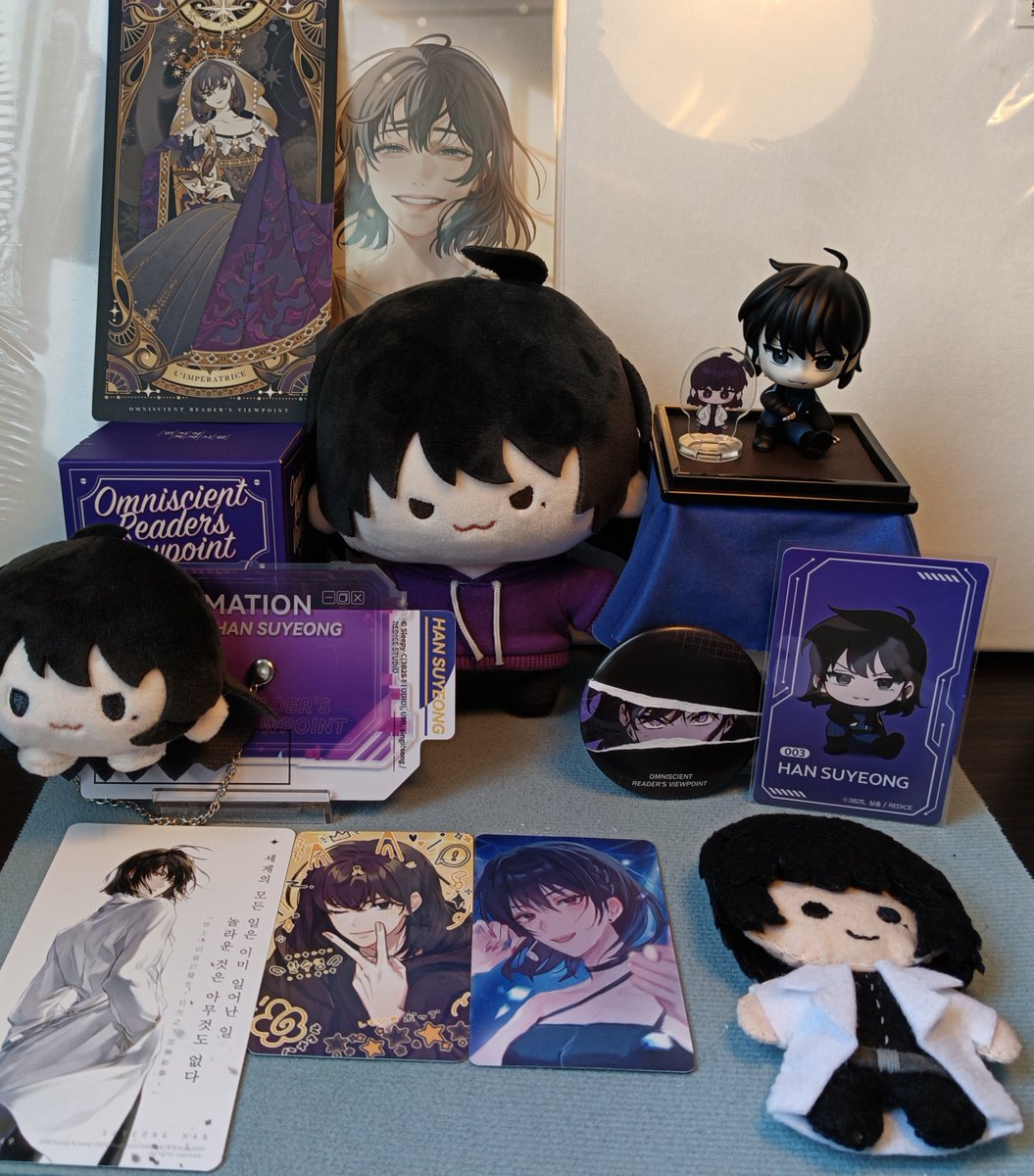 FTRULE7's tweet photo. Compare it with the last pic, my Hsy collection is growing little by little, and I'm very happy with it!!

I'm gonna try my best to collect on merch I would like to get!!
#HSY https://t.co/hfiDJ6M2CP