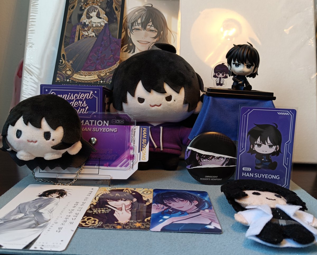 FTRULE7's tweet photo. Compare it with the last pic, my Hsy collection is growing little by little, and I'm very happy with it!!

I'm gonna try my best to collect on merch I would like to get!!
#HSY https://t.co/hfiDJ6M2CP