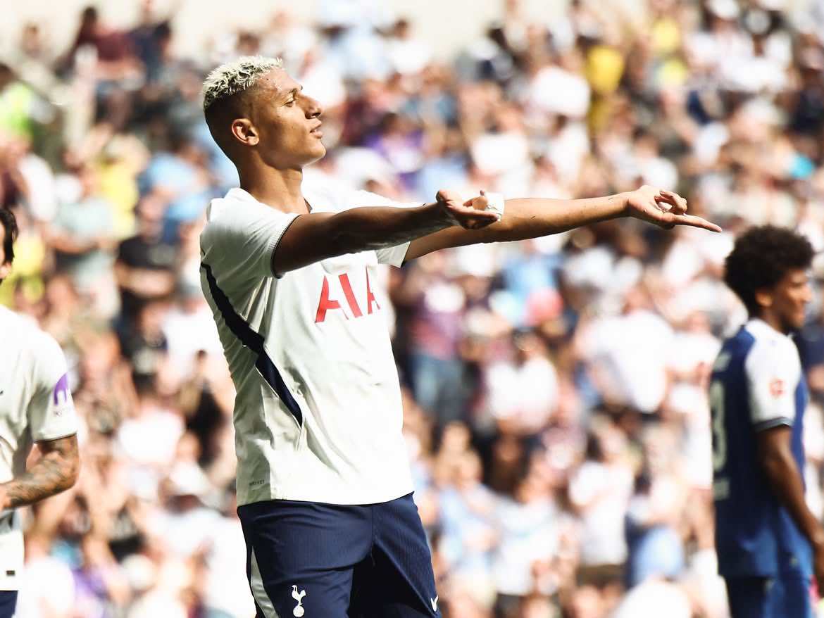 Spurs_India's tweet photo. Ye Spider-Man fever itne jaldi toh nahi jayega 😏
#SpursIN https://t.co/gf2V1yaLEJ
