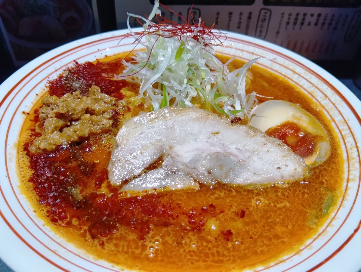 MeshiNaviSystem's tweet photo. 札幌・薄野の「#辛いち」で、シビ辛味噌・痺れ普通・辛さ10辛を注文。辛いスープは定期的に啜りたくなります。酒を呑んだ後でも、腹が落ち着き、汗を掻き、リフレッシュできました。追い飯付きのスパイシーカレー麺も気になるので、いずれトライしてみます。 https://t.co/Zq4UiBZKF1