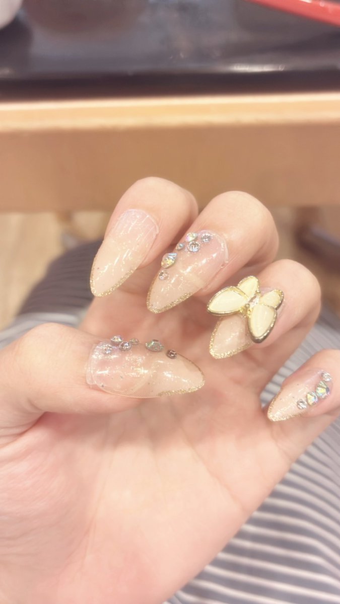 Tukuneg758's tweet photo. うちの子可愛すぎませんか😍
ついでに蝶のネイルめっちゃ好きなんだー🫶 https://t.co/UqYWiGQX2j